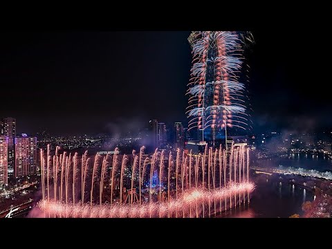 New year fireworks at Lotte World Tower Seoul Korea happy new year 2022 #youtubeshorts #shorts #2022