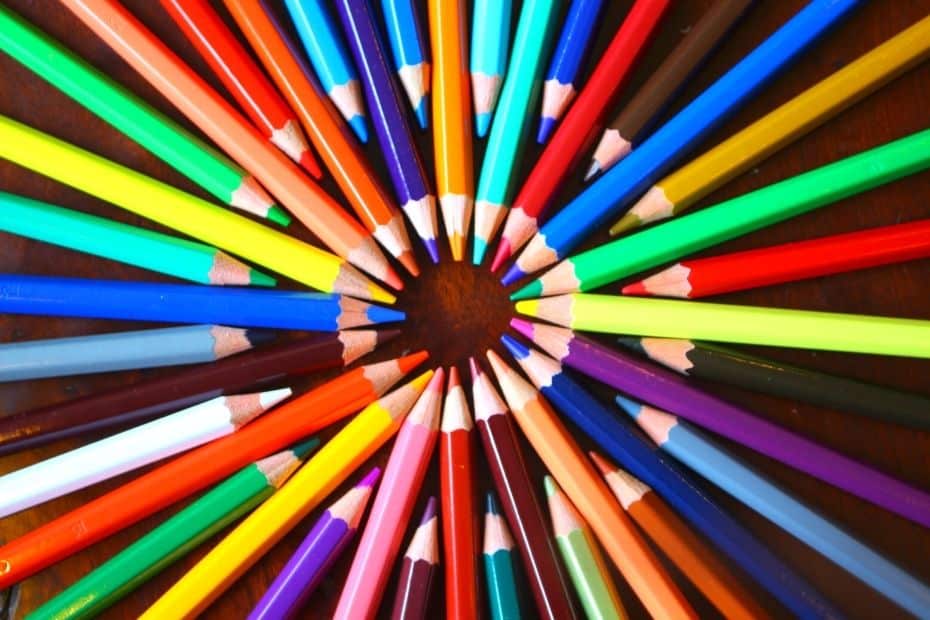 Colourful pencils arranged in a circle