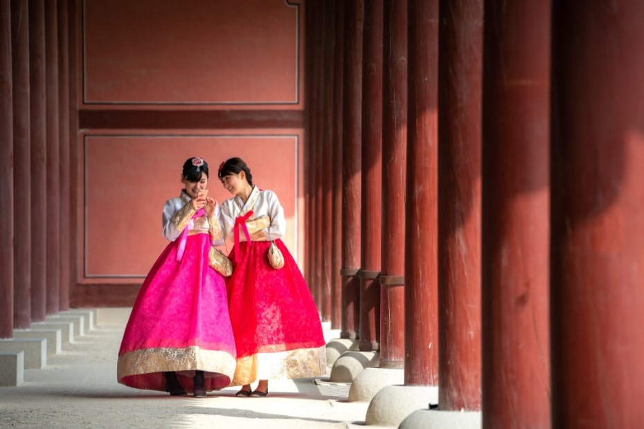 Wearing Korean Hanbok Unique Korean Experiences For Your Korean Bucket List