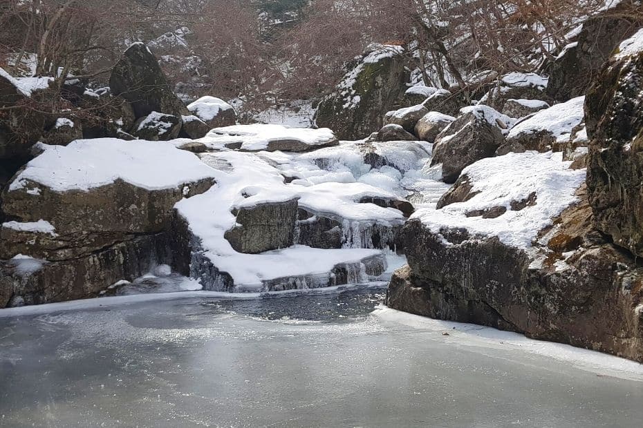 Snow at Jirisan National Park hiking route, Korea