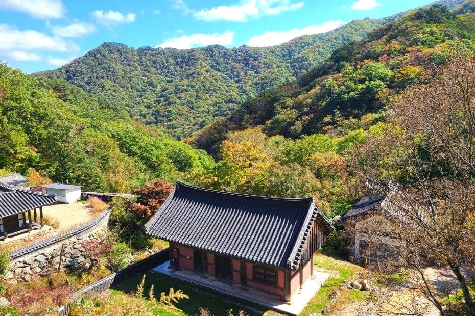 Deogyusan Mountain Temple On A Korean Hiking Route