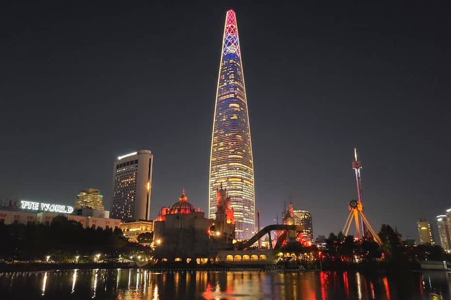 Lotte World Theme Park and Lotte World Tower