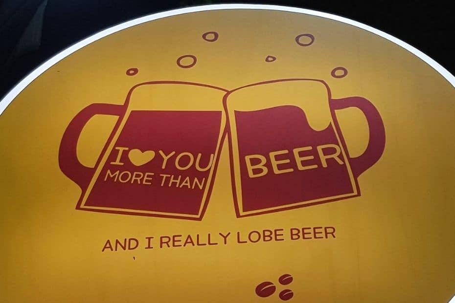 I lobe you beer sign