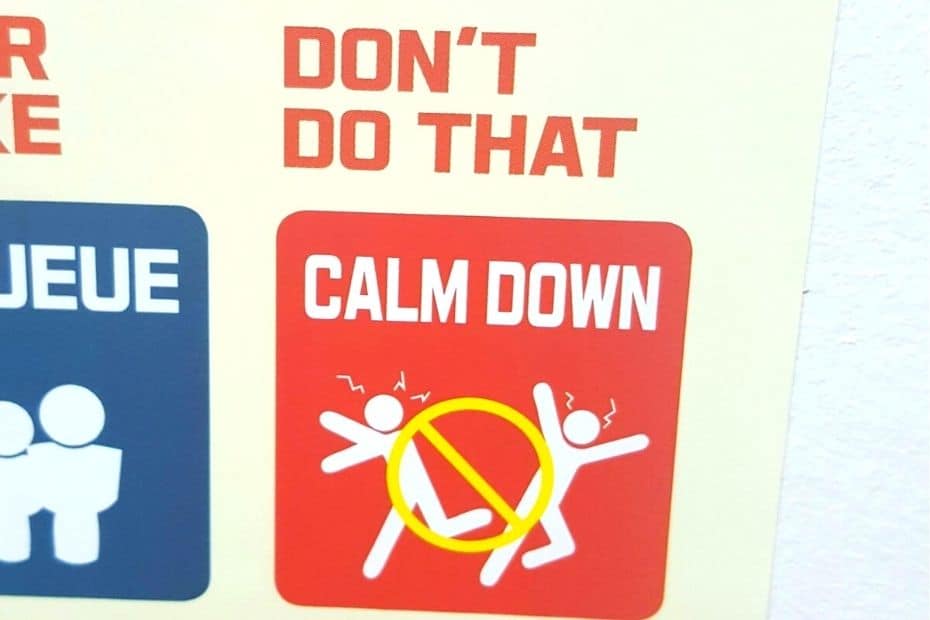 70 Funny Korean Signs, Images, And Konglish Fails 2026 10 Warning image about earthquake rules in Korea