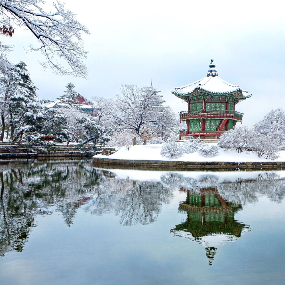 Snow in Gyeongbokgung Palace in Seoul