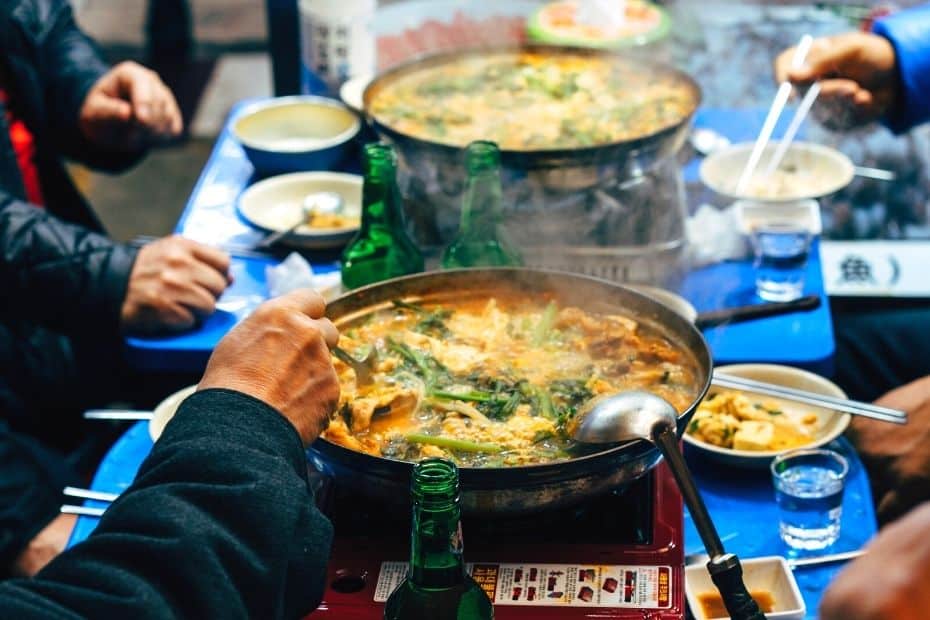 Best Korean Winter Foods: Street Snacks & Hot Dishes 1