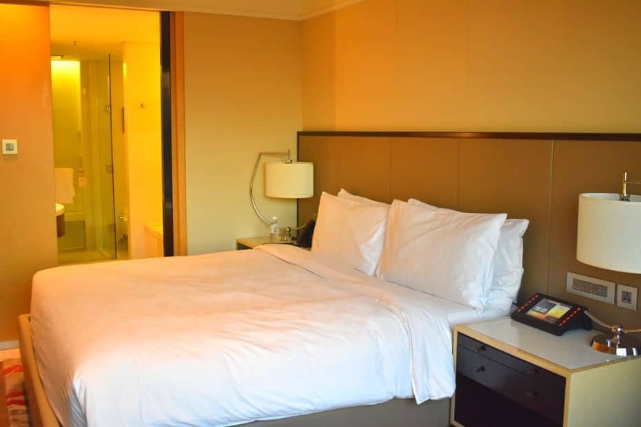 King sized bed at the JW Marriott Dongdaemun Square Seoul Hotel