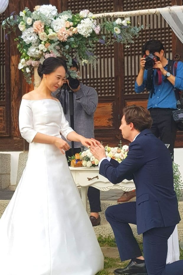 Foreigner in Korea marrying Korean person