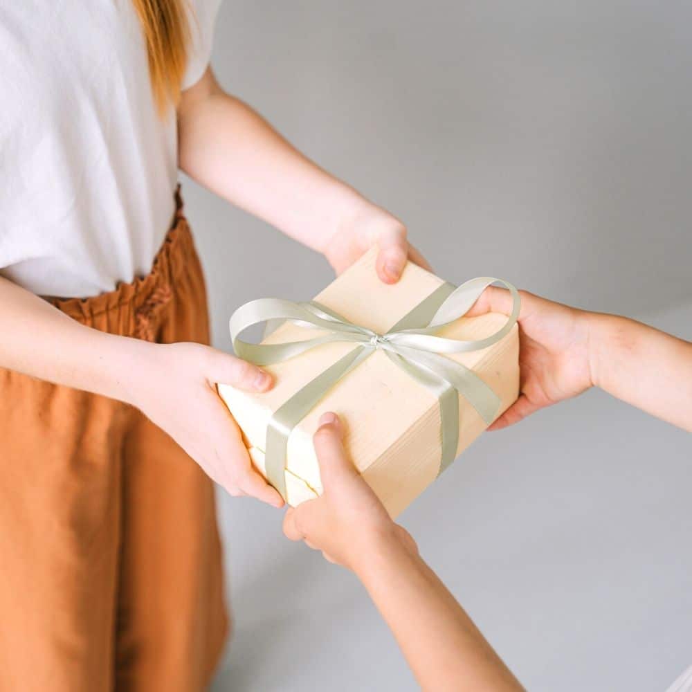 Korean Gift Giving Culture With Two Hands