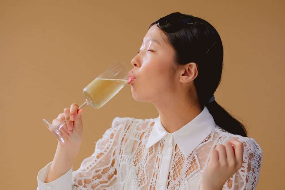 Turn Away When Drinking In Korea