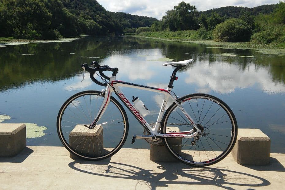 Bike next to a lake in South Korea