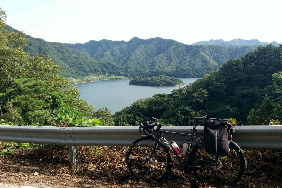 Go cycling in Korea alongside lakes and mountains