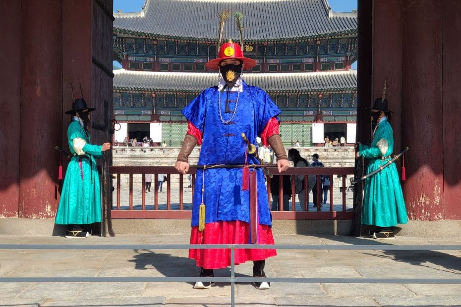 Korean royal guard outside a palace in Seoul