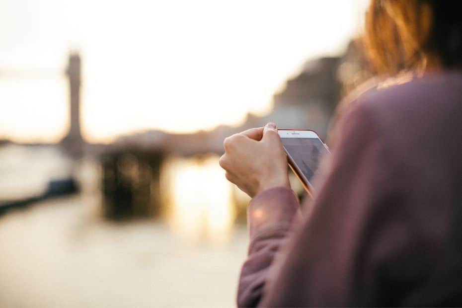 Using a phone while travelling in Korea