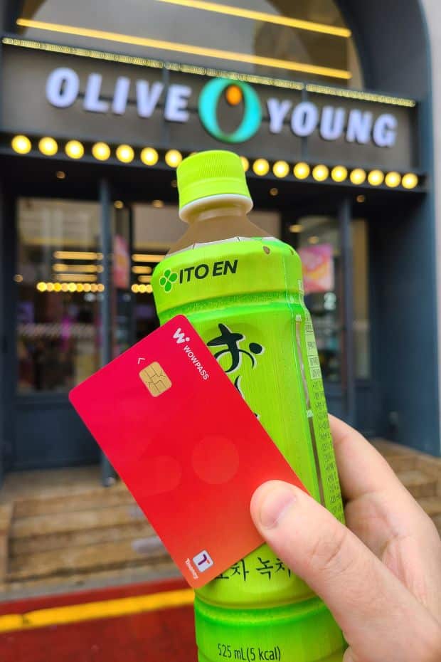 Buying tea with WOWPASS in Seoul