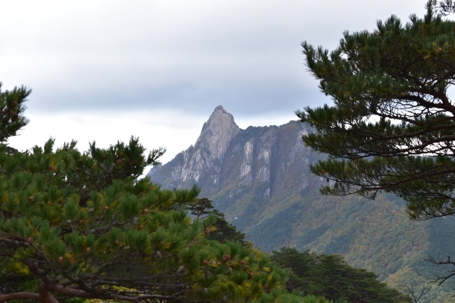 Lookout from near Heundeulbawi Rock