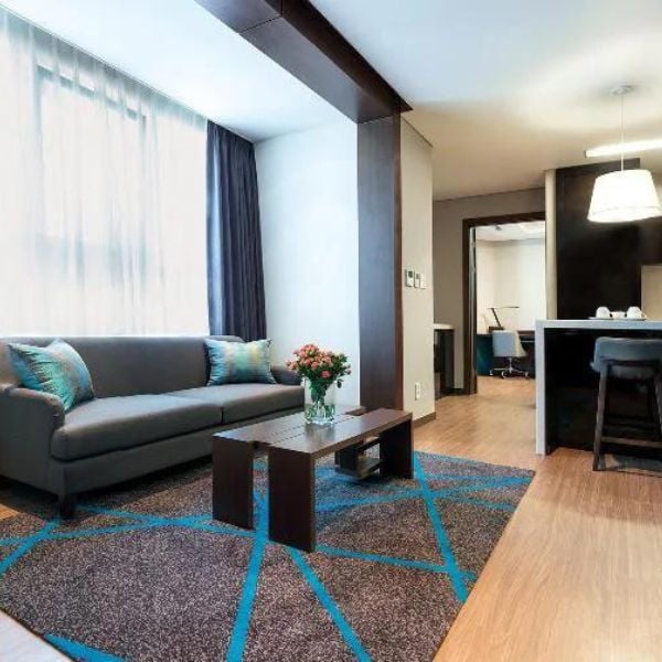 SFX by Felix Hotel and Suite