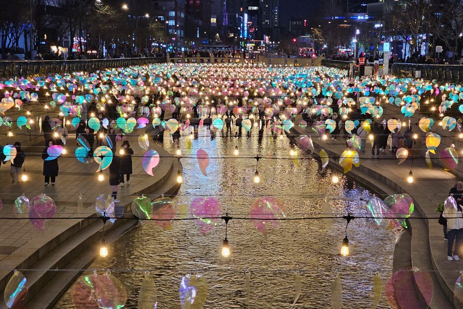 Cheonggyecheon Stream In Seoul