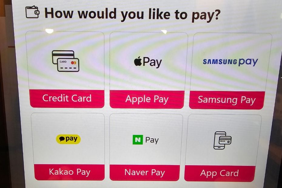 Screen showing various payment methods in Korea