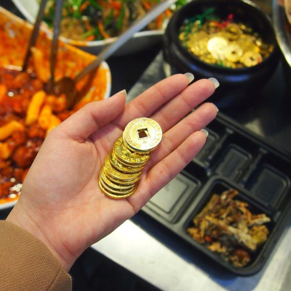 Gold coins for Tongin Market Lunch Box