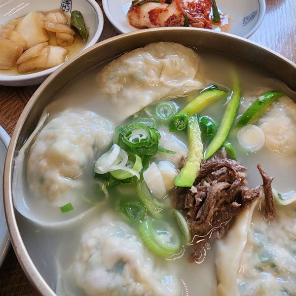Mandu guk Korean dumpling soup