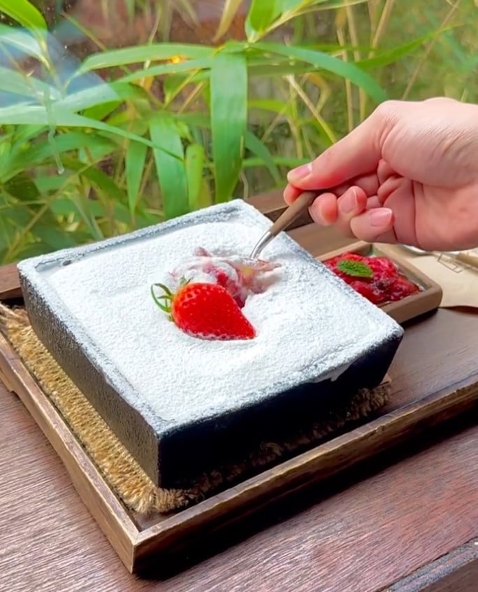 20 Best Cafés in Seoul You Should Visit in 2025 27 cheongdusang cafe castela cake